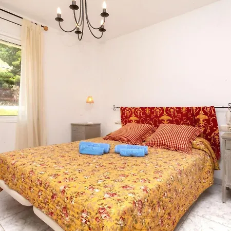 Apartment L'Olivar II By Interhome Apartment